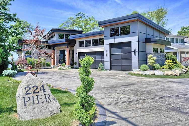 11199 N East Wawasee Drive Syracuse, IN 46567