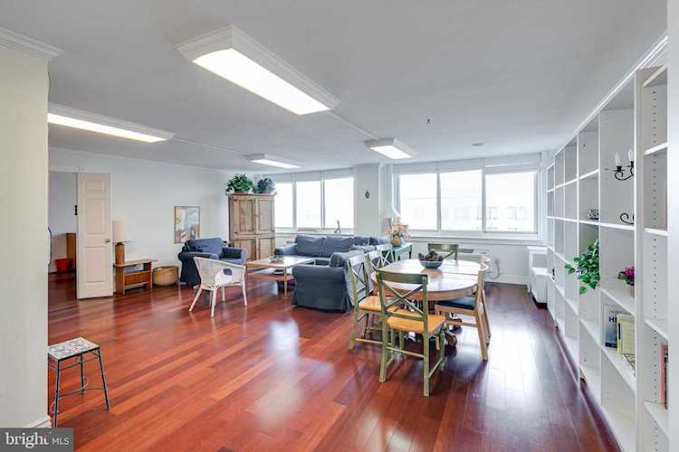1901 John F Kennedy Blvd Philadelphia, PA 19103