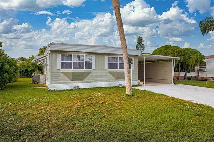 954 Pecan Circle Barefoot Bay, FL 32976