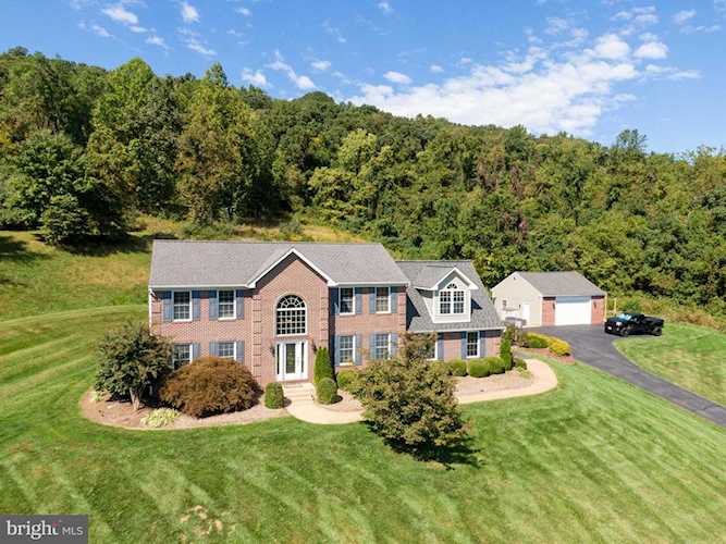 34134 Harry Byrd Hwy Round Hill, VA 20141