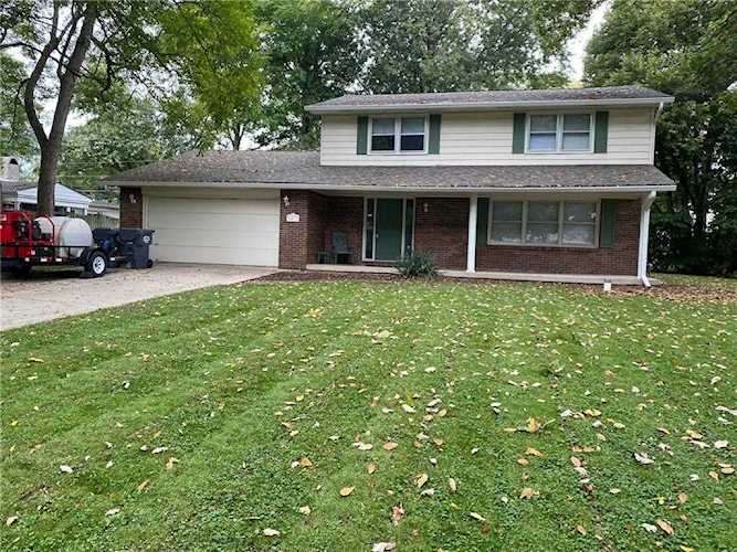 6411 Robinhood Dr Anderson, IN 46013