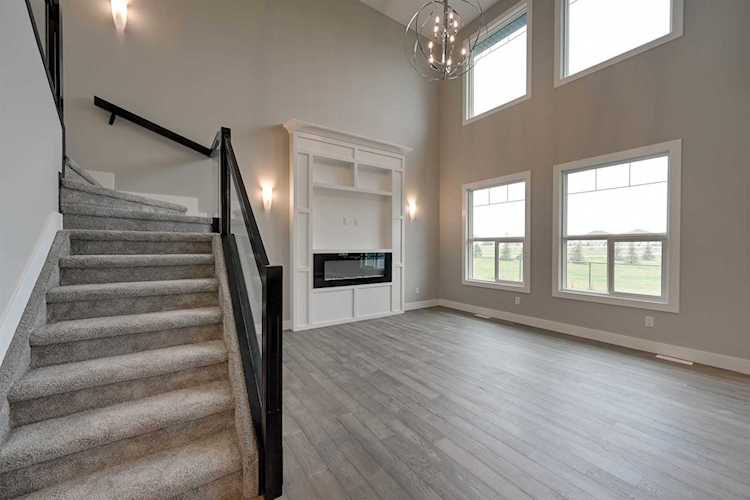 9815 205 Street Edmonton, AB T5T 4V8