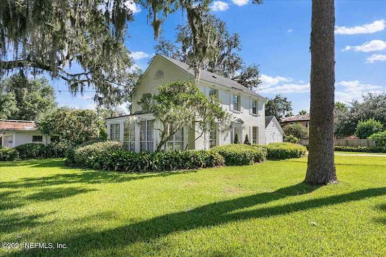 1011 Alhambra Dr Jacksonville, FL 32207