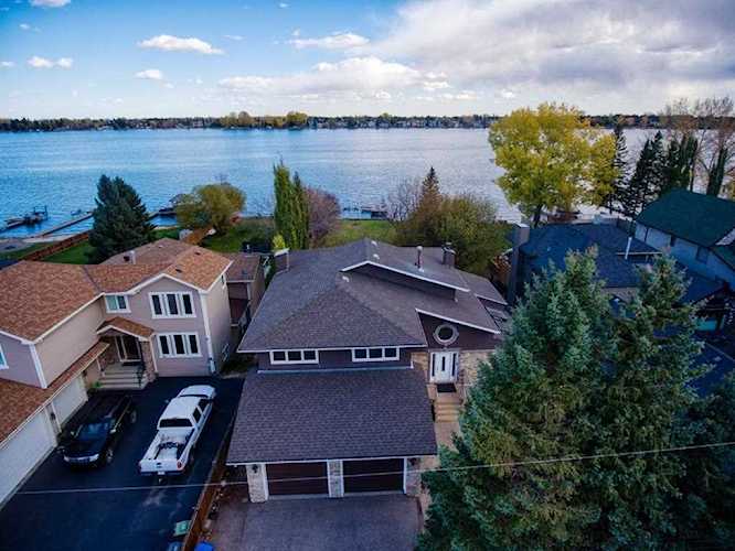 708 West Chestermere Dr Chestermere, AB T1X 1B5