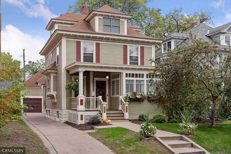 2221 Girard Avenue S Minneapolis, MN 55405