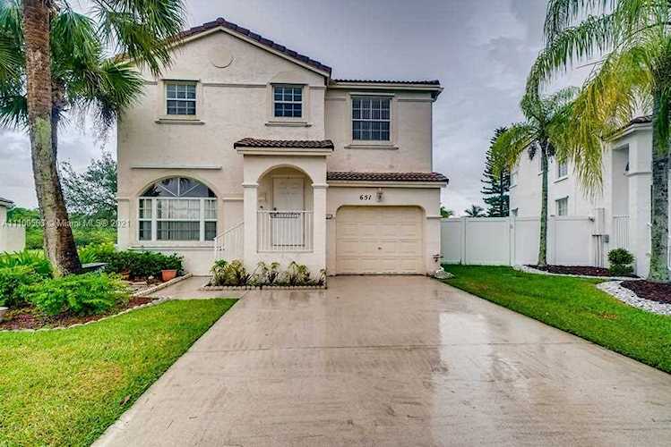 651 NW 151st Ave Pembroke Pines, FL 33028