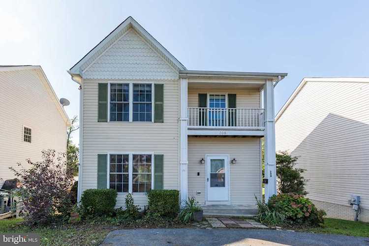 208 H St E Brunswick, MD 21716