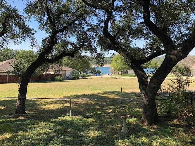 3106 Patriot DR Lago Vista, TX 78645