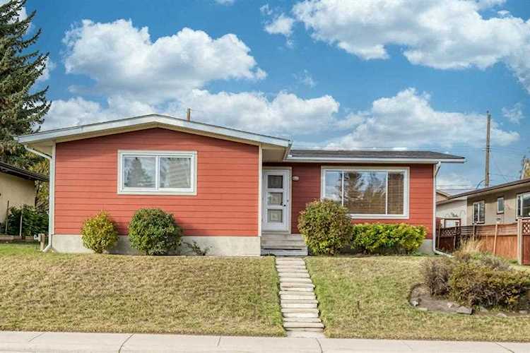 332 99 Ave SE Calgary, AB T2J 0J4