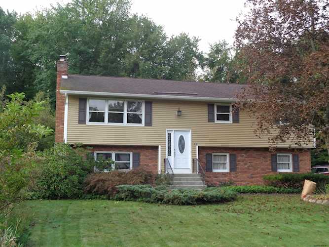 3015 Valley Pine Dr Guilderland, NY 12303