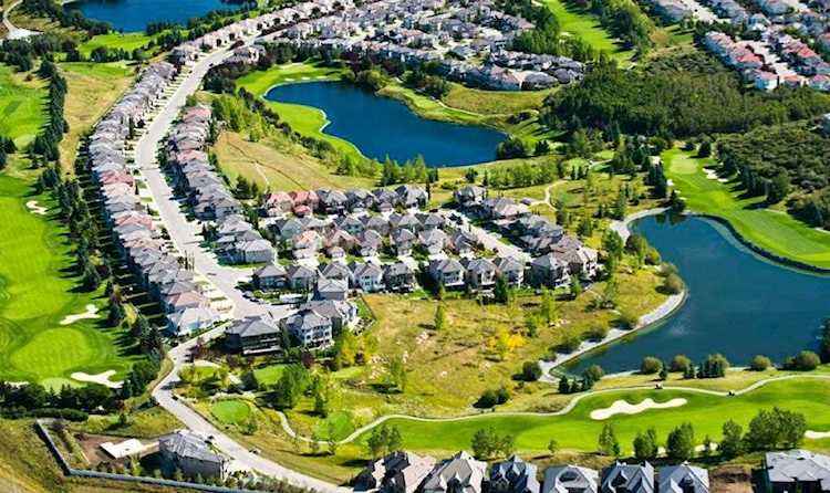 9 Hamptons View NW Calgary, AB T3A 6M1