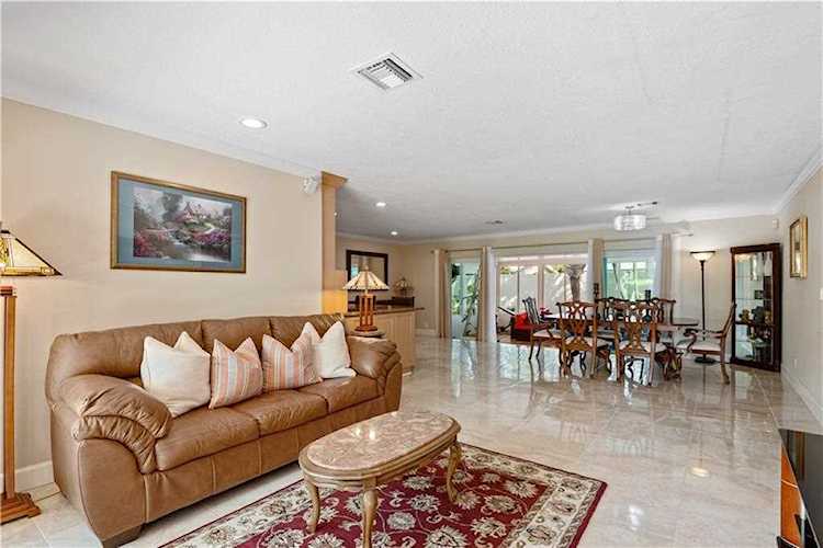 2115 NE 54th Ct Fort Lauderdale, FL 33308