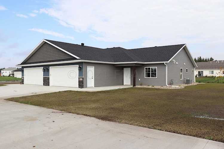 903 Village Ln Detroit Lakes, MN 56501