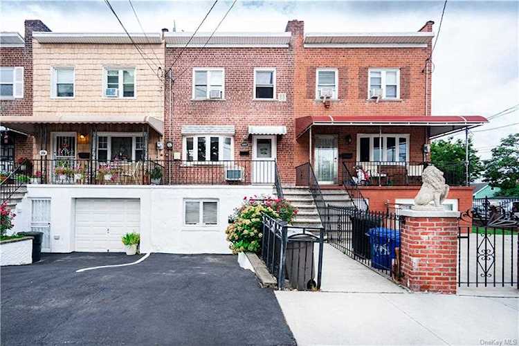 1002 Clarence Avenue Bronx, NY 10465