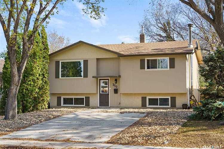 319 Bruce St Regina, SK S4R 5H2