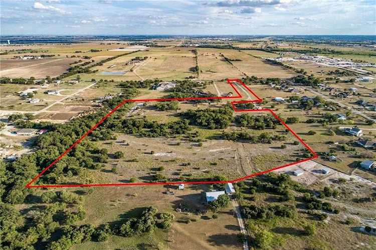 2101 County Road 107 Hutto, TX 78634