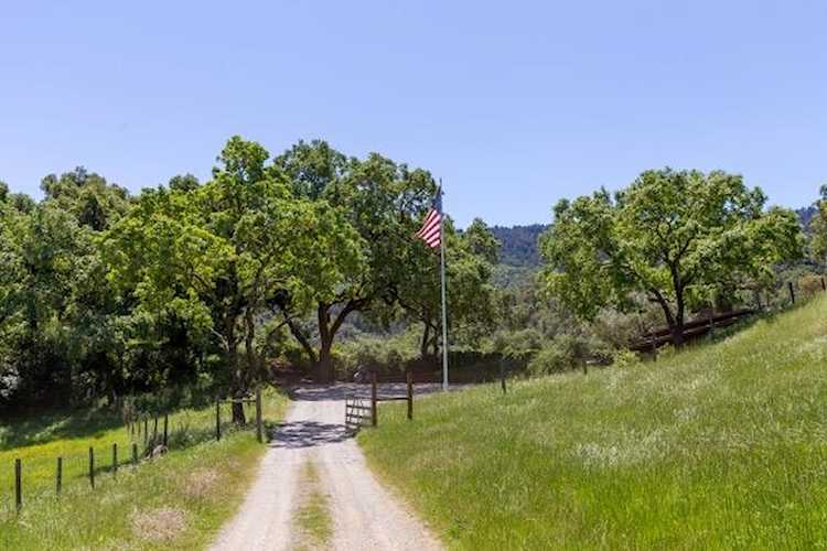 6500 Redwood Retreat Rd Gilroy, CA 95020