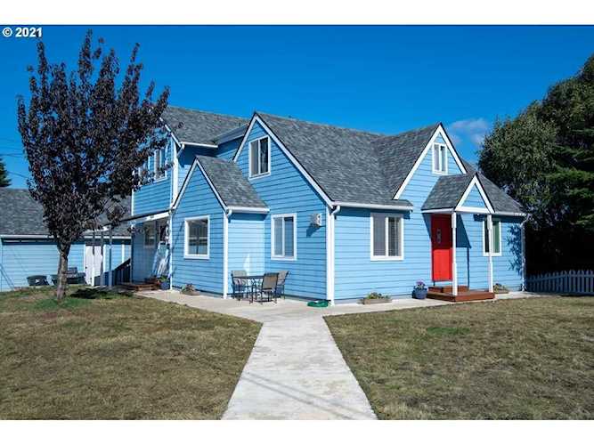 584 Exchange St. North Bend, OR 97459