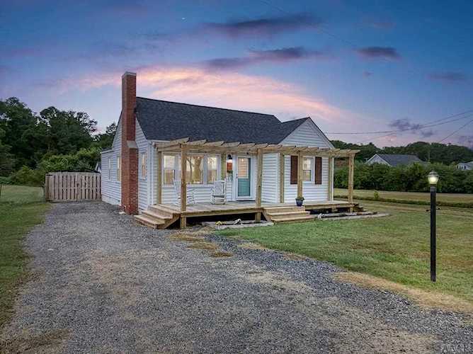 1121 Waterlily Road Coinjock, NC 23923