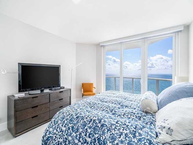 16485 Collins Ave #2732 Sunny Isles Beach, FL 33160