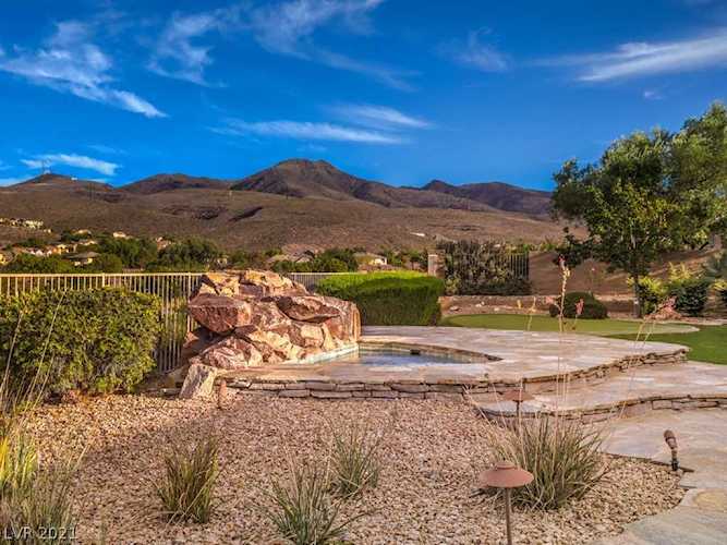 24 Brookridge Dr Henderson, NV 89052