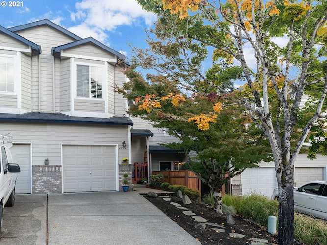 2002 Virginia Ln West Linn, OR 97068