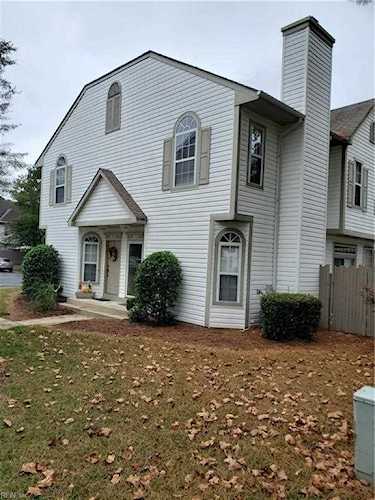 1302 Sitka Spruce Rd Chesapeake, VA 23320