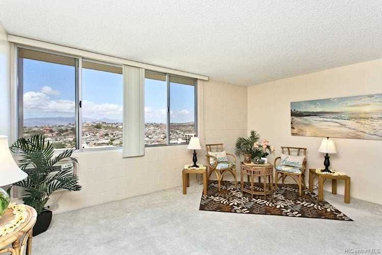 909 Ala Nanala Street #1802 Honolulu, HI 96818