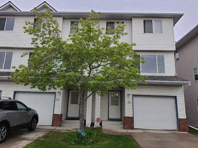 31 Harvest Oak Circle NE Calgary, AB T3K 4S6