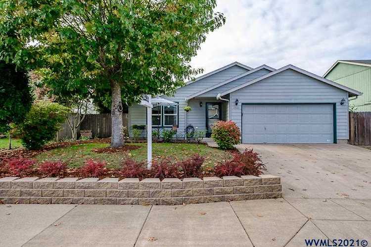 2306 Mount Vernon St Albany, OR 97322-5876