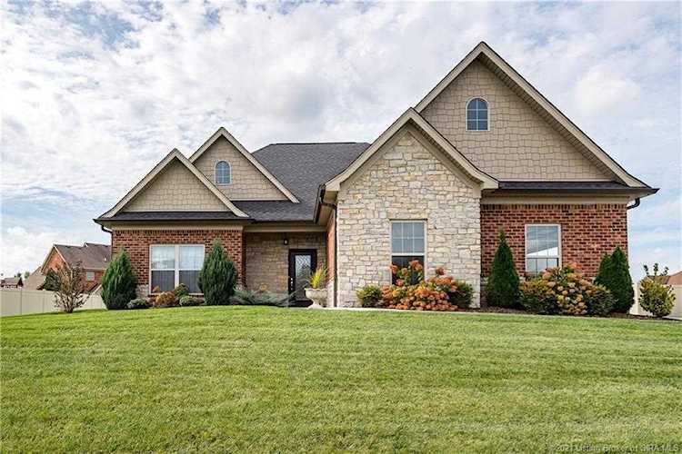 6805 Anthem Dr Charlestown, IN 47111