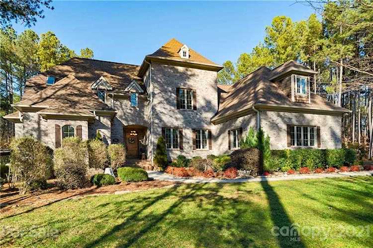7246 James Ct Denver, NC 28037