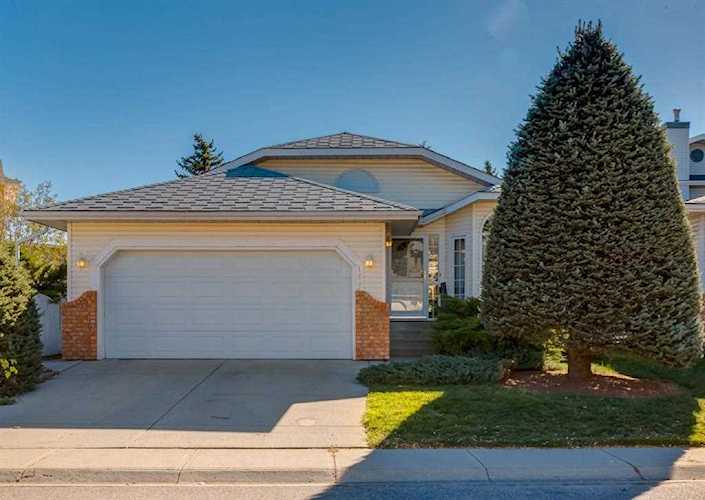 152 Riverside Circle SE Calgary, AB T2C 3Y3