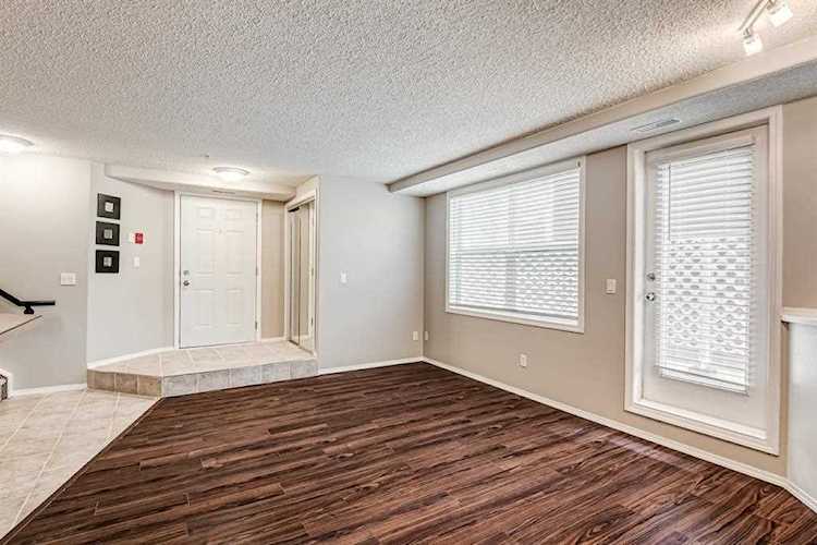 6600 Old Banff Coach Rd SW #106 Calgary, AB T3H 4J4