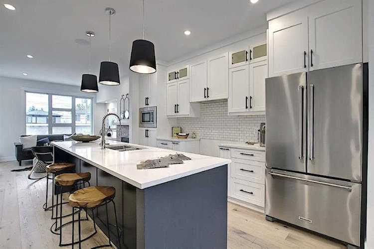 3209 16 St SW Calgary, AB T2T 1S6
