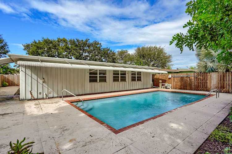 526 Ivy Avenue Palm Beach Gardens, FL 33410
