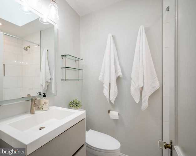 412 Henry St N Alexandria, VA 22314