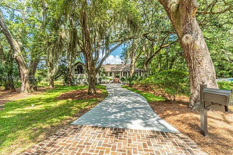 7 Rampart Ln Hilton Head Island, SC 29928