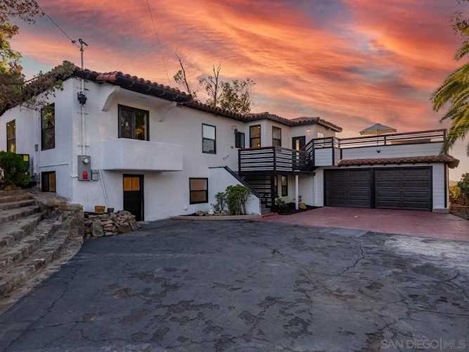 9439 Alto Dr La Mesa, CA 91941