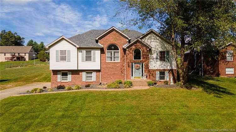 4550 Brush College Rd Floyds Knobs, IN 47119