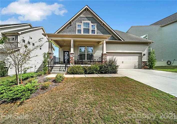 1926 Sapphire Meadow Dr Fort Mill, SC 29715