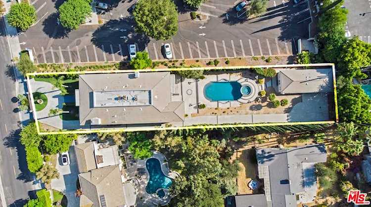 5035 N Amestoy Ave Encino, CA 91316