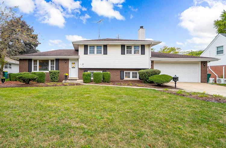 633 Kungs Way Joliet, IL 60435