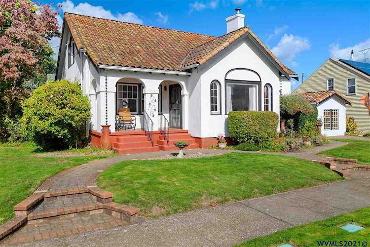 316 SE Court St Dallas, OR 97338