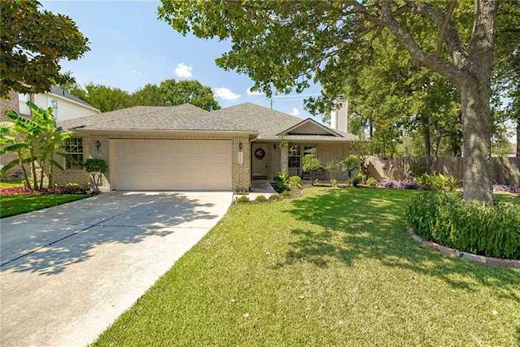 2045 Crabapple CV Round Rock, TX 78681