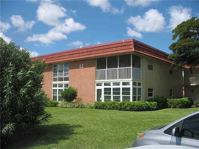 63 Woodland Dr Vero Beach, FL 32962