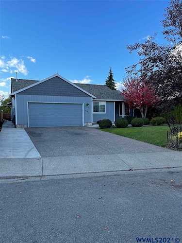 963 Luba St Woodburn, OR 97071