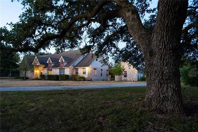 120 Woodland DR Driftwood, TX 78619