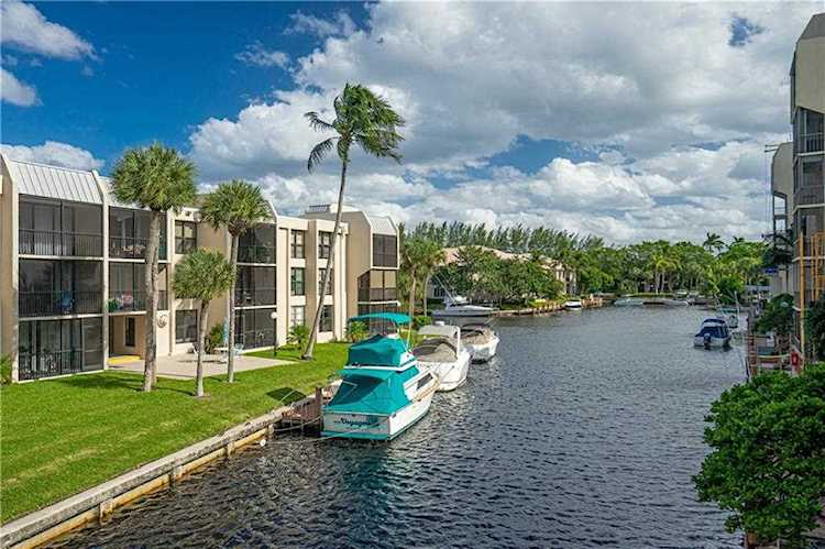 1 Royal Palm Way #204 Boca Raton, FL 33432