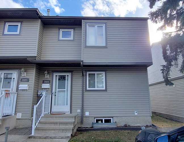 1683 Lakewood Road Edmonton, AB T6K 3B9